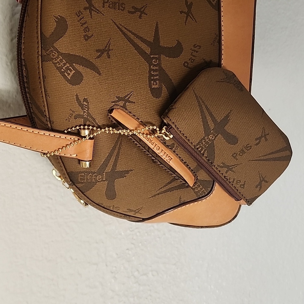 LeTour Eiffel Vintage Elegant Tan and Brown Shoulder Bag - Picture 13 of 16